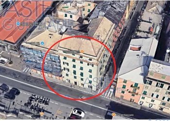 Facciata - Trilocale all'asta via Giacomo Puccini, Genova (zona Sestri Ponente) - foto 1