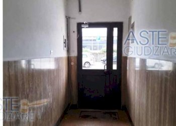 Interno palazzo - Trilocale all'asta via Giacomo Puccini, Genova (zona Sestri Ponente) - foto 3