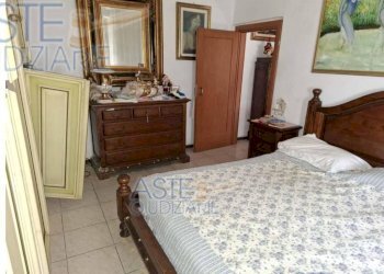 Camera da letto - Trilocale all'asta via Giacomo Puccini, Genova (zona Sestri Ponente) - foto 7