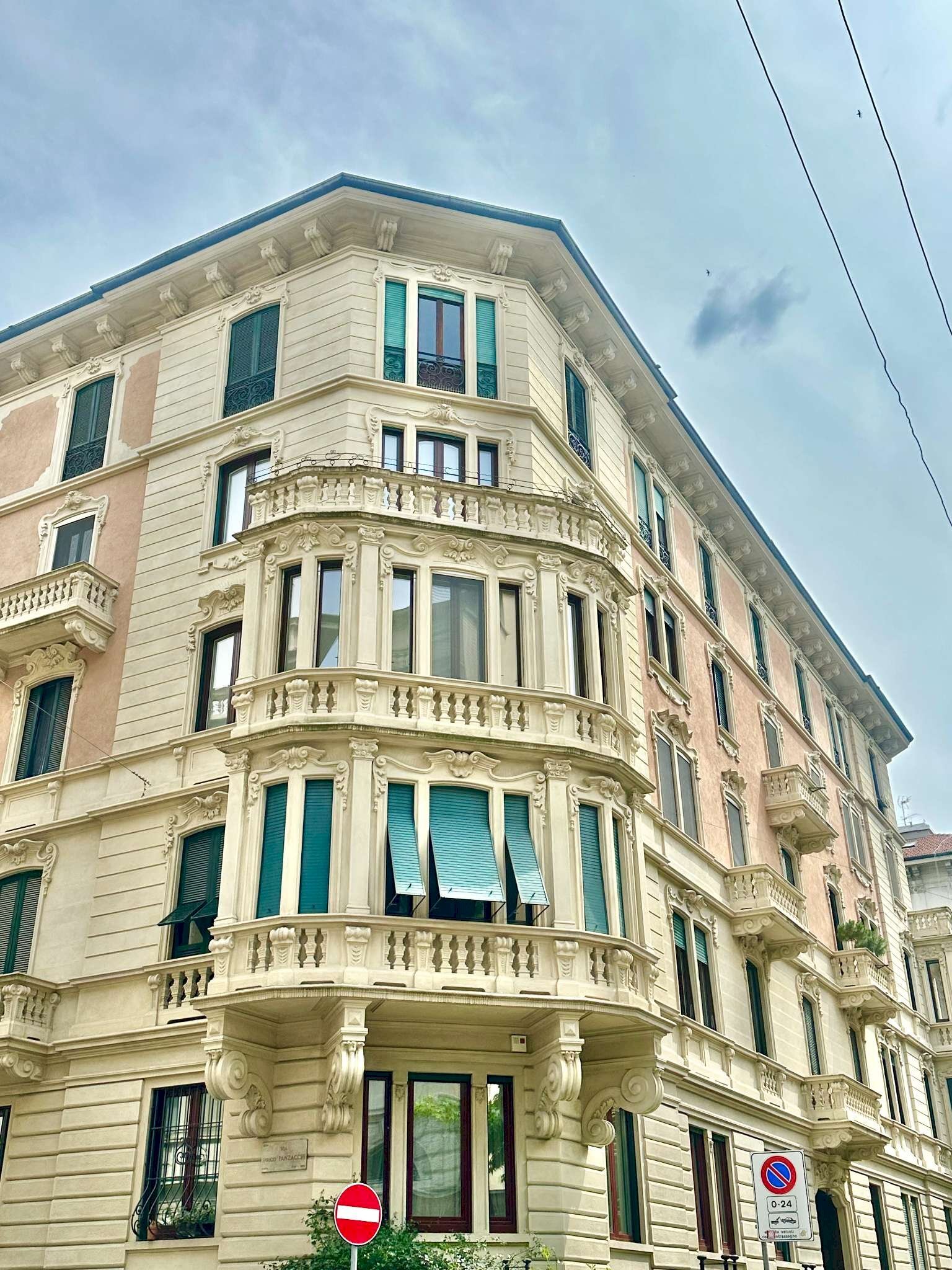 Four-room apartment Milano - photo 3