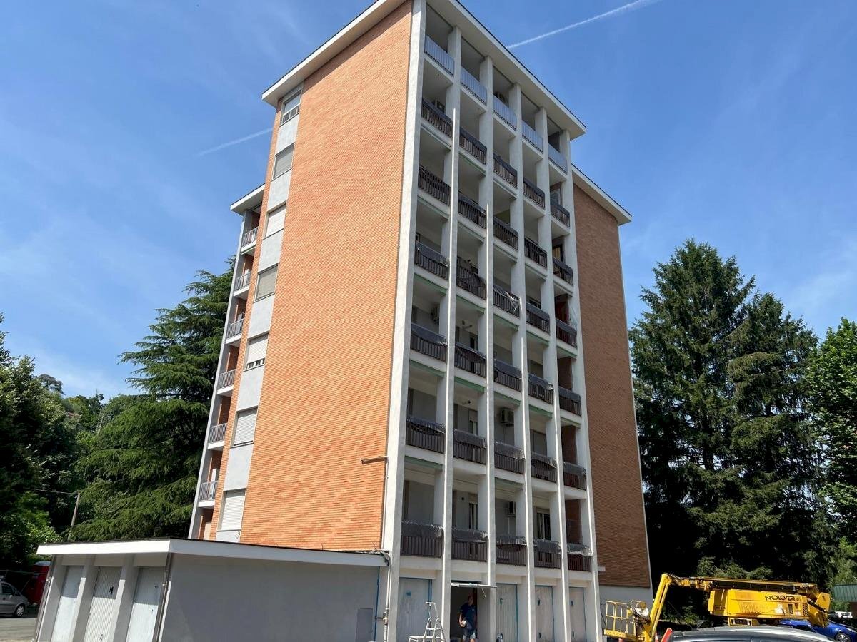 Four-room apartment Via Lorenzo Garda, 10, Ivrea - photo 1