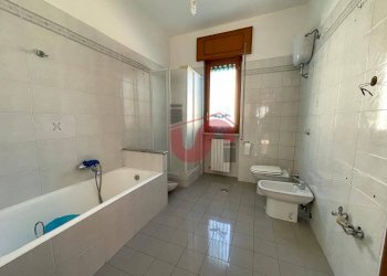 Foto 20 - Three-room apartment Via Bachelet
 
24, Benevento - photo 20