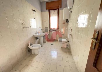 Foto 22 - Three-room apartment Via Bachelet
 
24, Benevento - photo 22