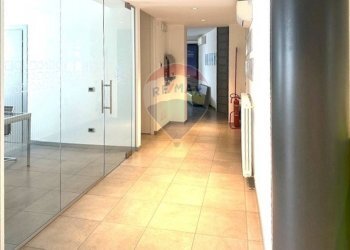 Hall / corridoio - Office Via Case Sparse Europa
13, Nembro - photo 13