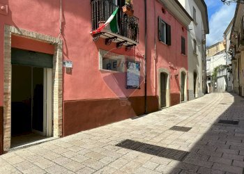 Edificio all\'aperto - Locale Commerciale Corso John Fitzgerald Kennedy
26, Scapoli - foto 1