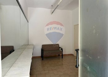 Camera / camera da letto - Locale Commerciale Corso John Fitzgerald Kennedy
26, Scapoli - foto 15