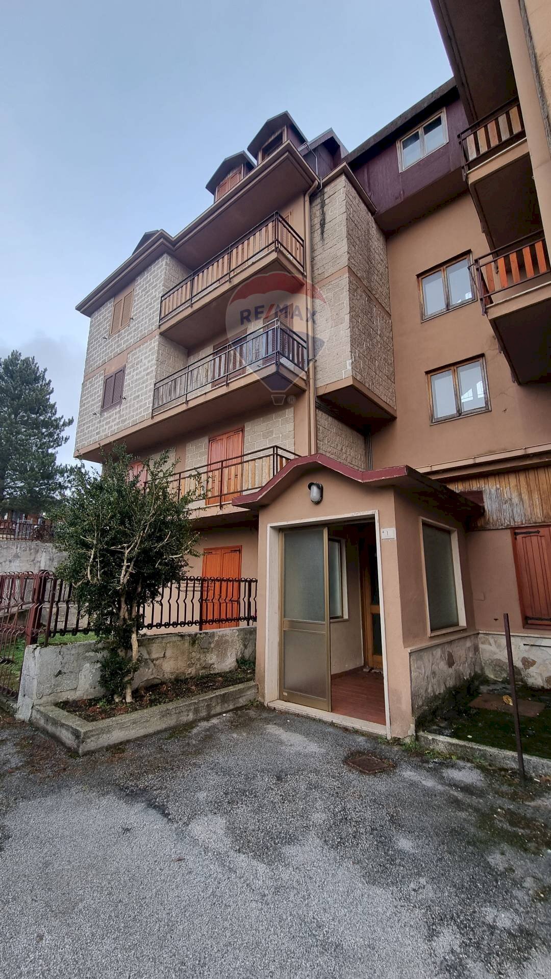 Edificio all\'aperto - Three-room apartment Via Roncone
 
1, Roccaraso - photo 1