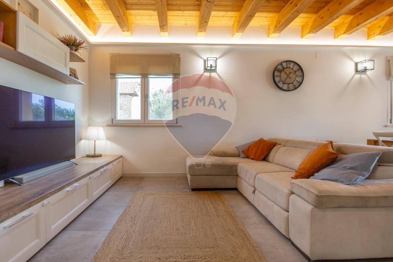 Soggiorno - Villa Contrada Sterpari del Garda
 
22, Rocca San Giovanni - foto 3