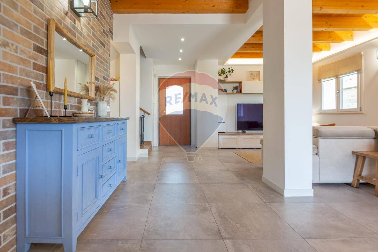 Hall / corridoio - Villa Contrada Sterpari del Garda
 
22, Rocca San Giovanni - foto 2