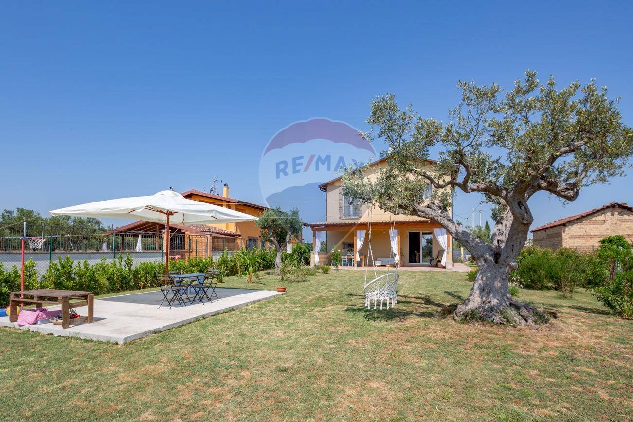 Casa all\'aperto - Villa Contrada Sterpari del Garda
 
22, Rocca San Giovanni - foto 1