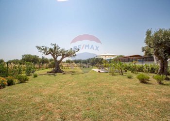 Giardino - Villa Contrada Sterpari del Garda
 
22, Rocca San Giovanni - foto 26