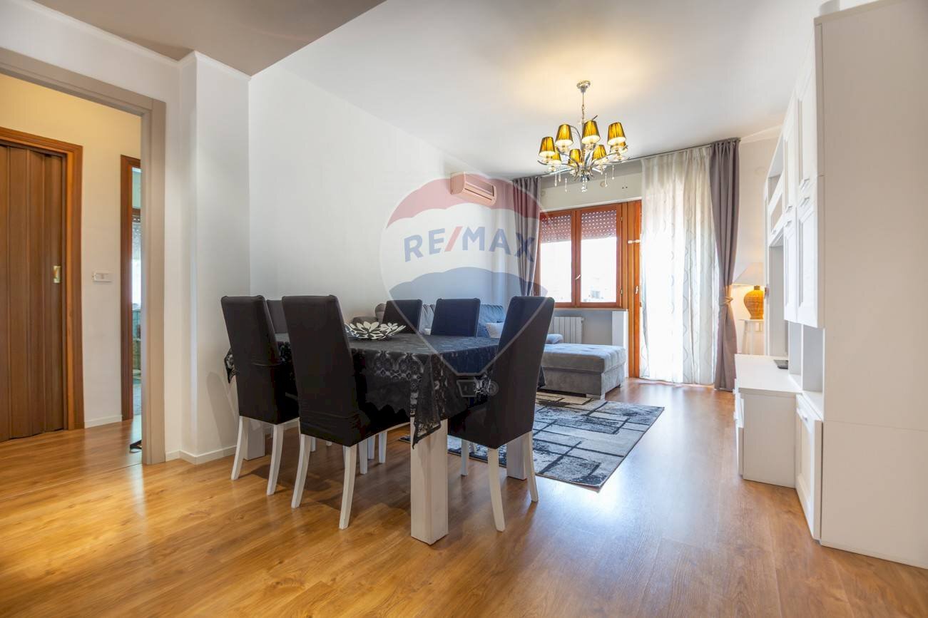 Sala da pranzo - Trilocale via degli Ernici
 
10, Chieti - foto 3