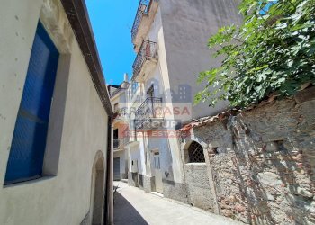 Foto 1 - Casa indipendente piazza cutrufelli, Graniti - foto 1