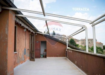 TERRAZZA CON VISTA PANORAMICA - Appartamento VIA GARIBALDI
 
53C, Roccastrada - foto 19