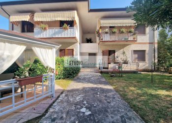 Foto 1 - Three-room apartment Via Nuova
 
12, Camaiore - photo 1