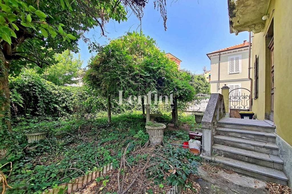 Giardino - Villa via Alessandro Manzoni, Casale Monferrato - foto 3