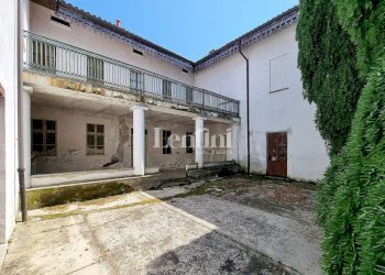Cortile interno - Villa piazza Sant'Antonio, 1, Rosignano Monferrato - foto 4