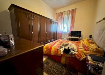 Camera da letto - Quadrilocale via Luigi Buzzetti, 2, Caronno Varesino - foto 5