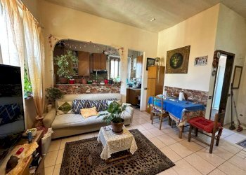 Salone - Quadrilocale via Luigi Buzzetti, 2, Caronno Varesino - foto 11