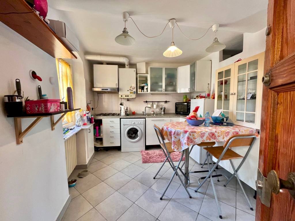 Cucina - Bilocale vico Condino, Genova (zona Pegli) - foto 2