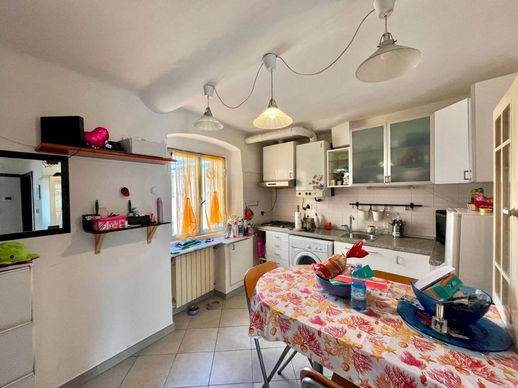 Cucina - Bilocale vico Condino, Genova (zona Pegli) - foto 3