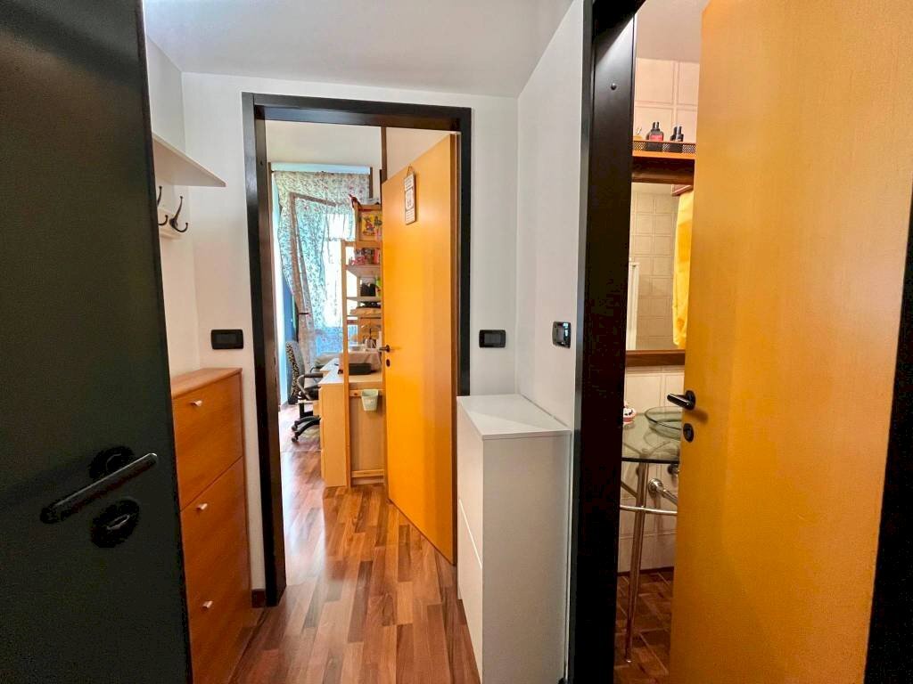 Disimpegno - Bilocale via Emilio Salgari, Genova (zona Pegli) - foto 2