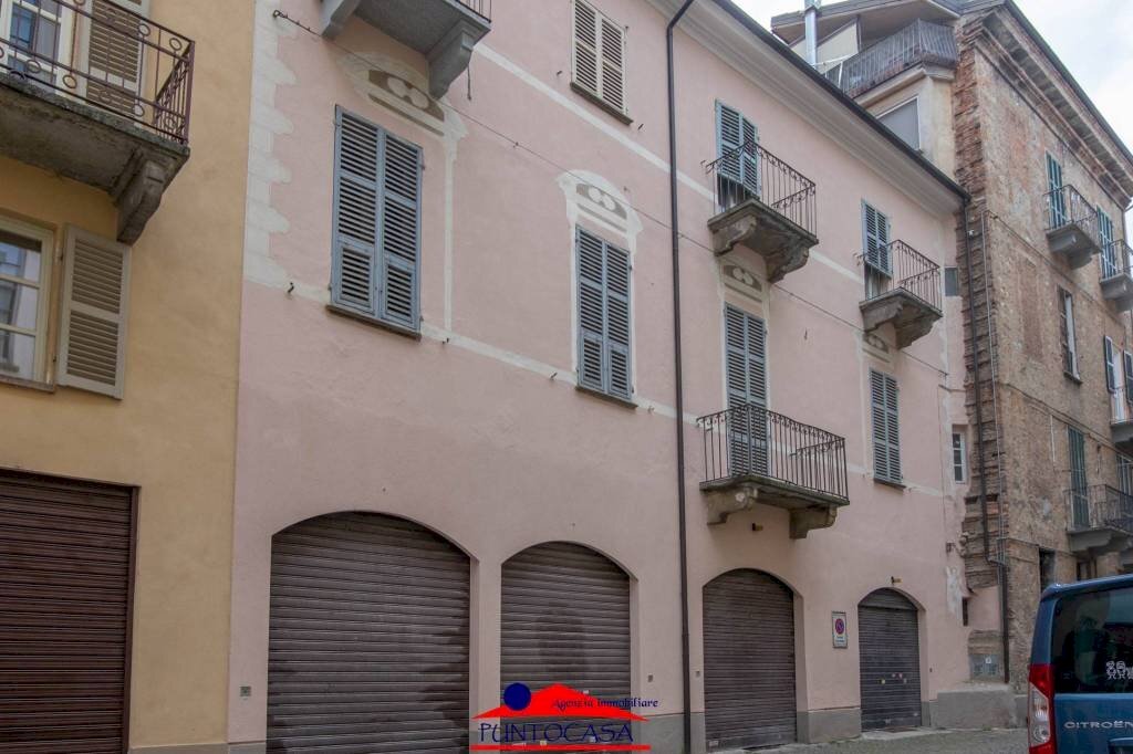 Facciata - Quadrilocale via Fratelli Ramorino, 6, Cuneo (zona Centro) - foto 3