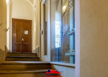 Interno palazzo - Quadrilocale via Fratelli Ramorino, 6, Cuneo (zona Centro) - foto 4