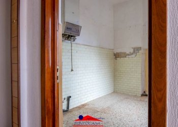 Cucina - Quadrilocale via Fratelli Ramorino, 6, Cuneo (zona Centro) - foto 7