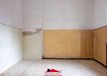 Cucina - Quadrilocale via Fratelli Ramorino, 6, Cuneo (zona Centro) - foto 8