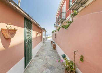 Cortile interno - Villa via Parata, Ponza - foto 14