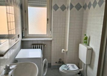 Bagno - Two-room apartment Cuneo (neighborhood Donatello) - photo 8