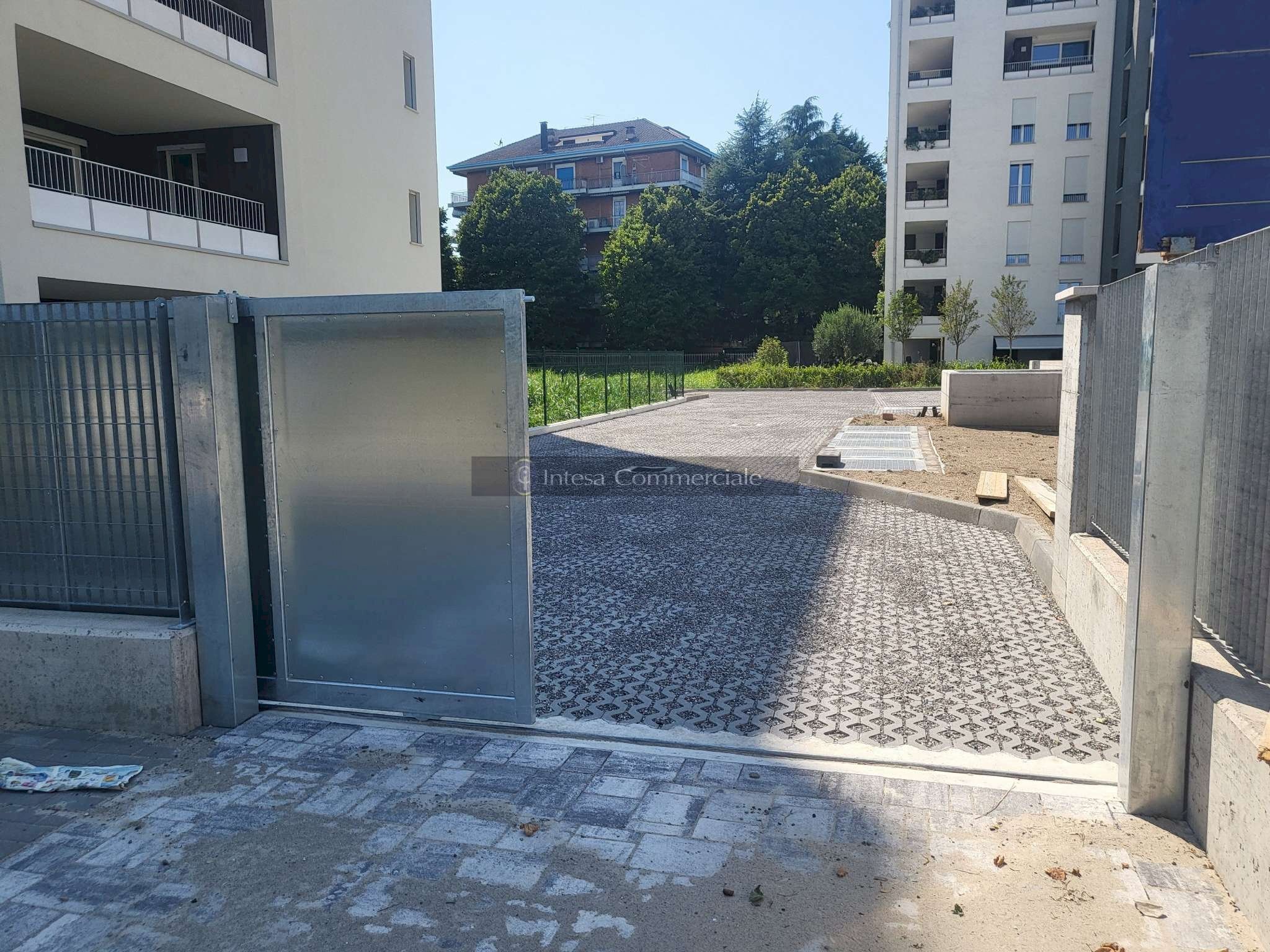 INGRESSO CARRAIO - Posto Auto via Del Carso, Brescia - foto 1