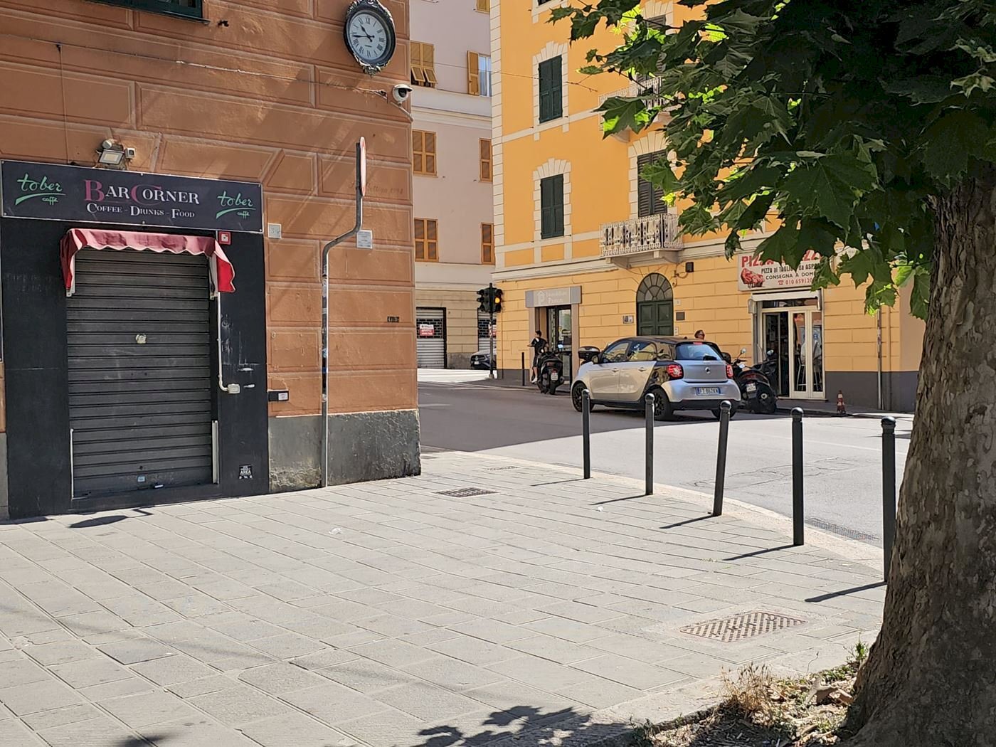 Locale Commerciale PIAZZA BARACCA 34, Genova - foto 2