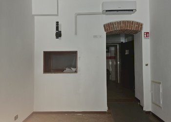 Locale Commerciale PIAZZA BARACCA 34, Genova - foto 16