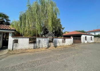 Villa Via Carlo Cattaneo, Arconate - photo 3