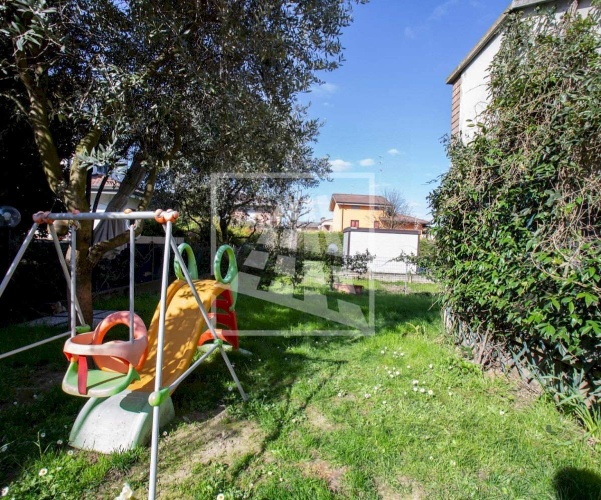 Villa a Schiera Bagnolo in Piano - foto 2