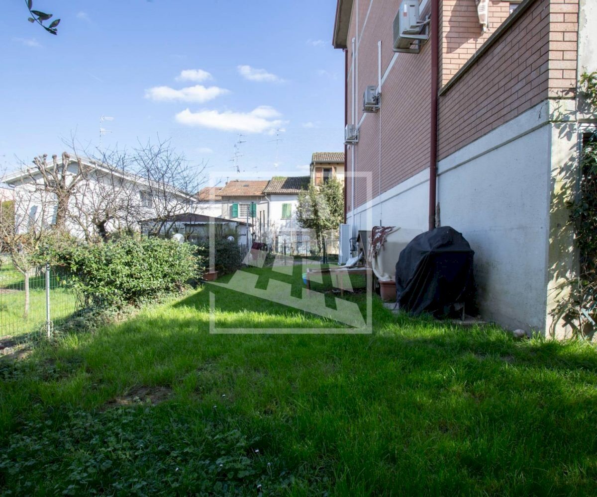 Villa a Schiera Bagnolo in Piano - foto 3