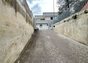 Foto 3 - Box via nicola caputi
 
6, Lecce - foto 3