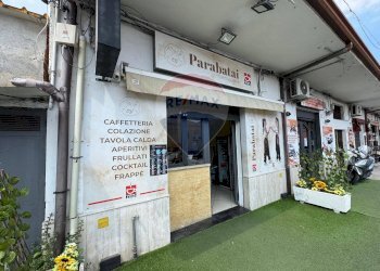 Edificio all\'aperto - Cafeteria - Cold Bar Via Taranto
 
2, Catania - photo 2