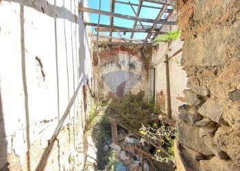 Edificio all\'aperto - Casa indipendente Via Pozzo Rotondo
 
49, Catania - foto 6