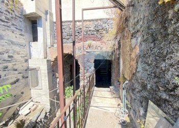 Balcone - Casa indipendente Via Pozzo Rotondo
 
49, Catania - foto 13