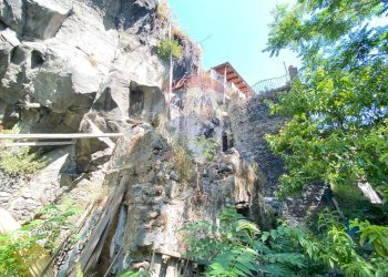 Edificio all\'aperto - Casa indipendente Via Pozzo Rotondo
 
49, Catania - foto 24