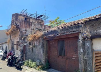 Casa all\'aperto - Casa indipendente Via Pozzo Rotondo
 
49, Catania - foto 30