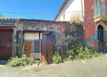 Casa all\'aperto - Casa indipendente Via Pozzo Rotondo
 
49, Catania - foto 32