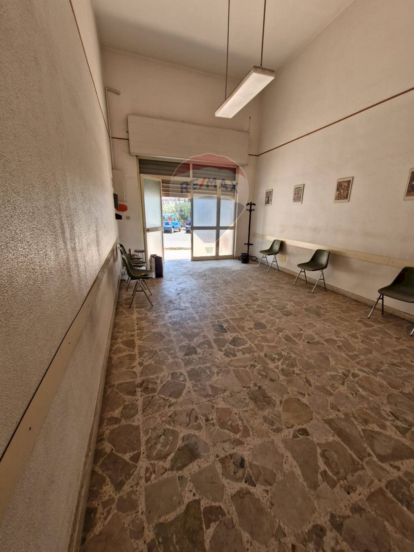 Stanza vuota - Commercial Premises Via Vitaliano Brancati
 
18, Gravina di Catania - photo 1