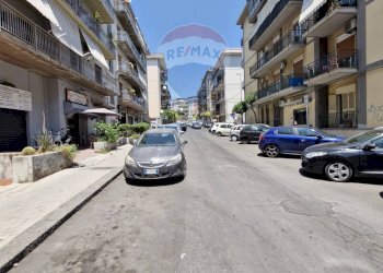 Edificio all\'aperto - Locale Commerciale Via Vitaliano Brancati
 
18, Gravina di Catania - foto 5