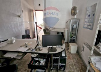 Soggiorno - Locale Commerciale Via Vitaliano Brancati
 
18, Gravina di Catania - foto 10