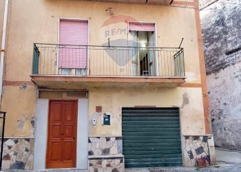 Edificio all\'aperto - Independent house Sessa Aurunca - photo 1