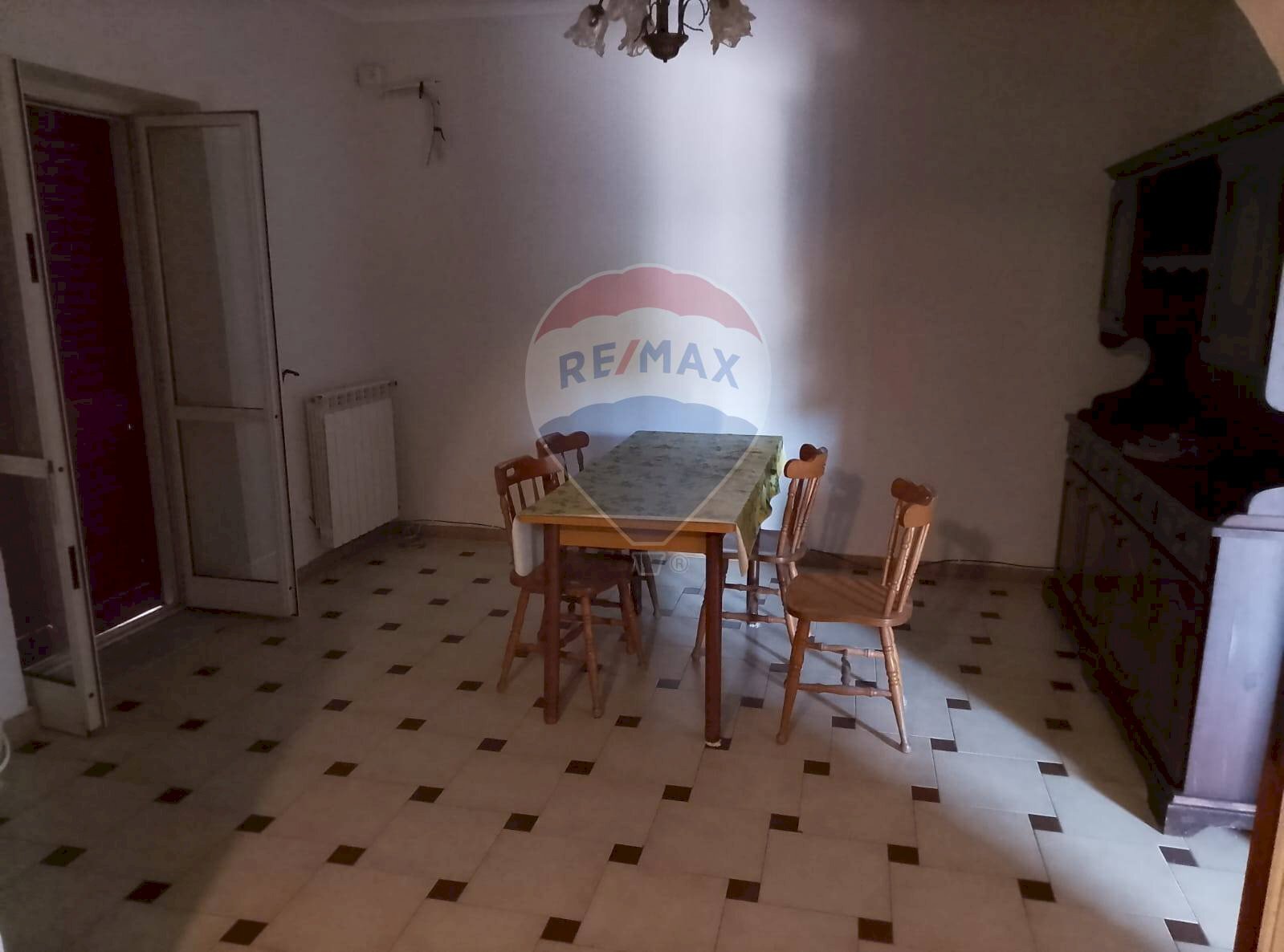 Sala da pranzo - Villa via marini
 
12, Sessa Aurunca - foto 3